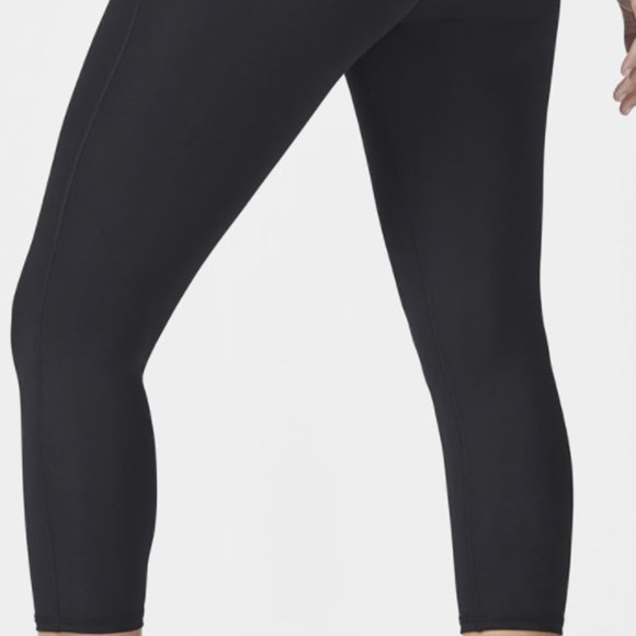 Mid-Rise Pureluxe Capri Leggings from Fabletics - Picture 3 of 3